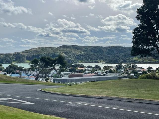 Raglan Seaview Cabin Exterior photo